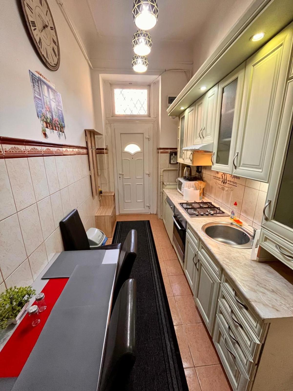 Kalvaria With Balcony, Free Parking And Ac Budapeste Exterior foto
