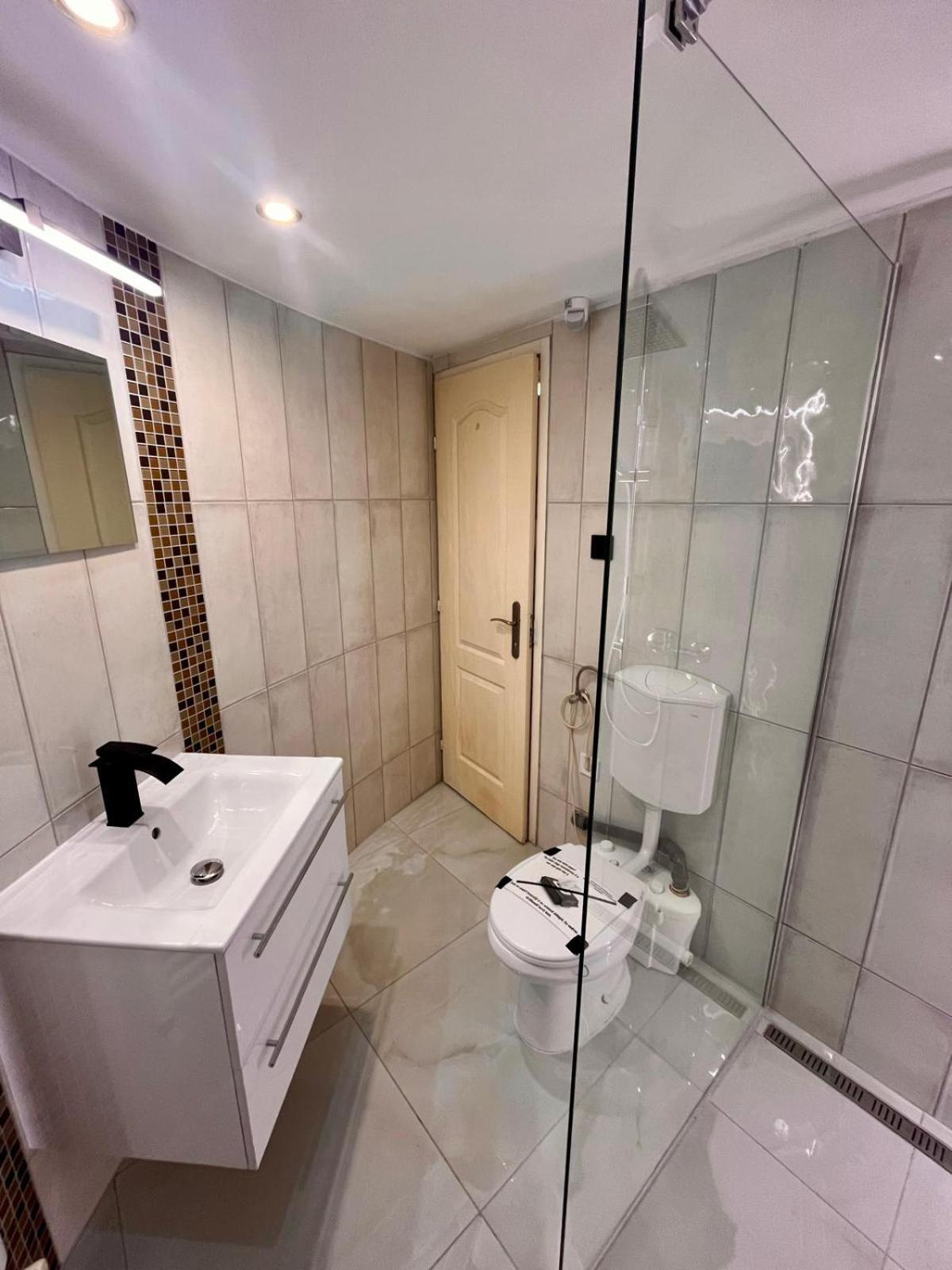 Kalvaria With Balcony, Free Parking And Ac Budapeste Exterior foto