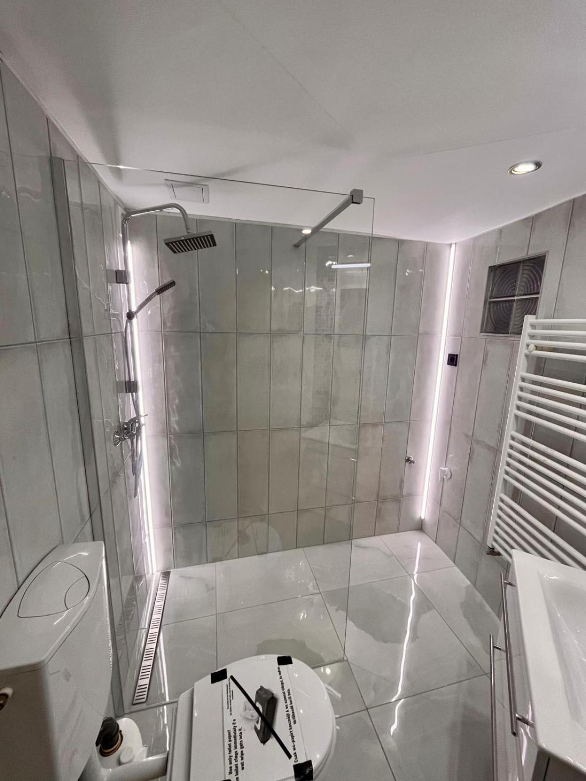 Kalvaria With Balcony, Free Parking And Ac Budapeste Exterior foto