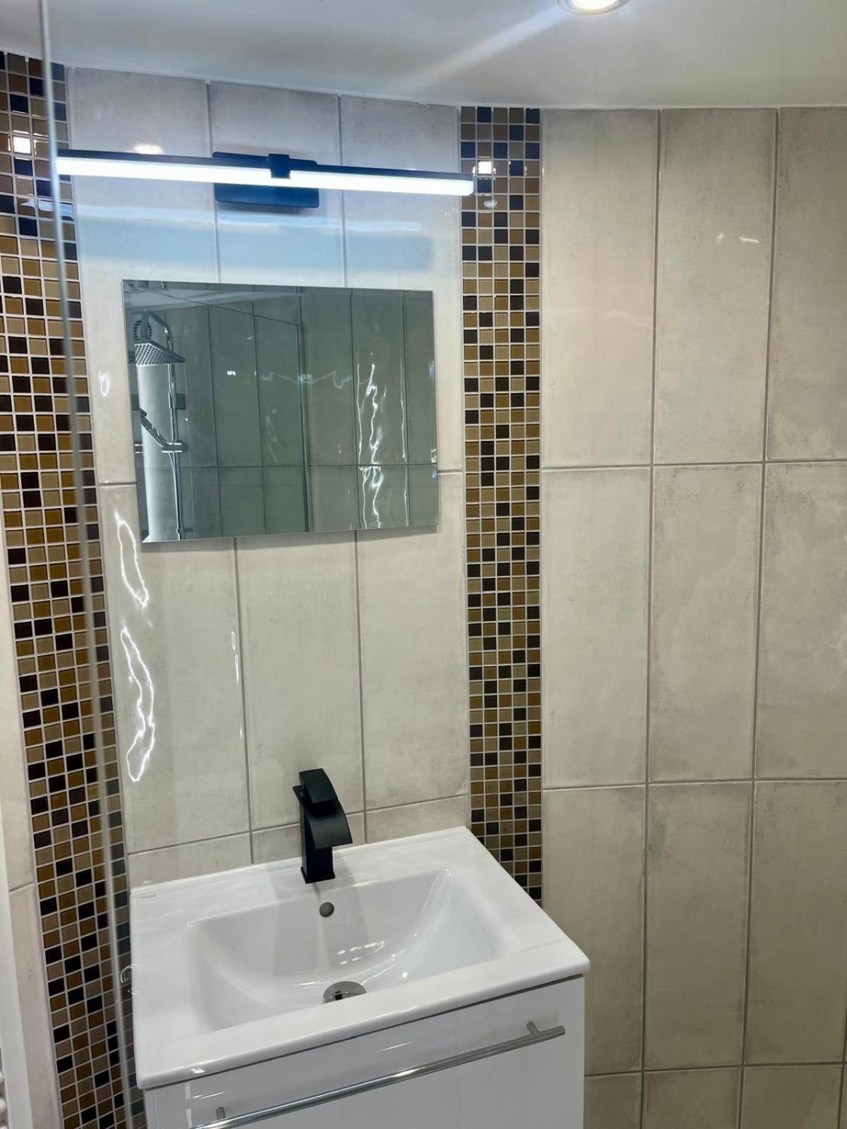 Kalvaria With Balcony, Free Parking And Ac Budapeste Exterior foto