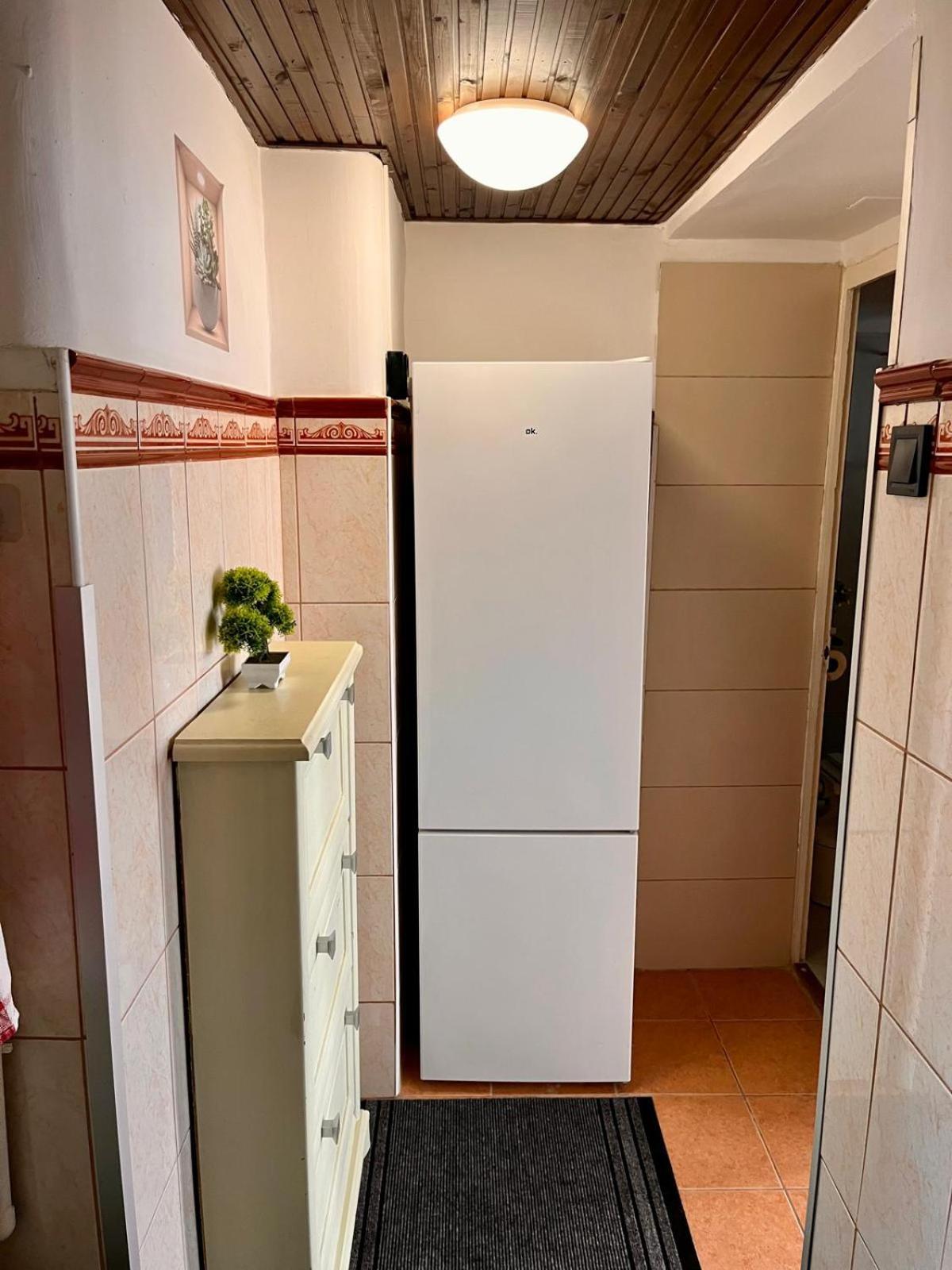Kalvaria With Balcony, Free Parking And Ac Budapeste Exterior foto